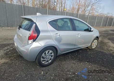 2015 Toyota Prius C z USA, uszkodzony, nr VIN JTDKDTB36F1099383